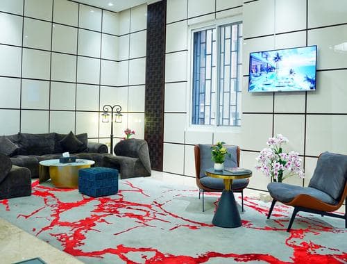 24-Hour Reception & Concierge