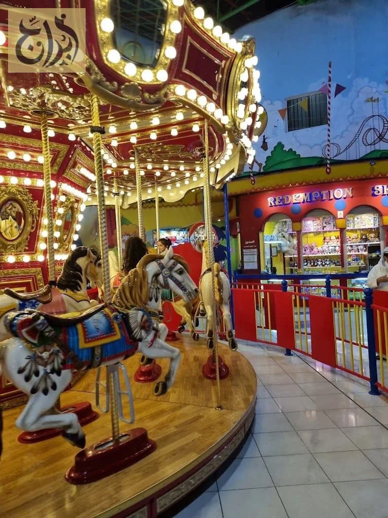 لاند مارك مول 5